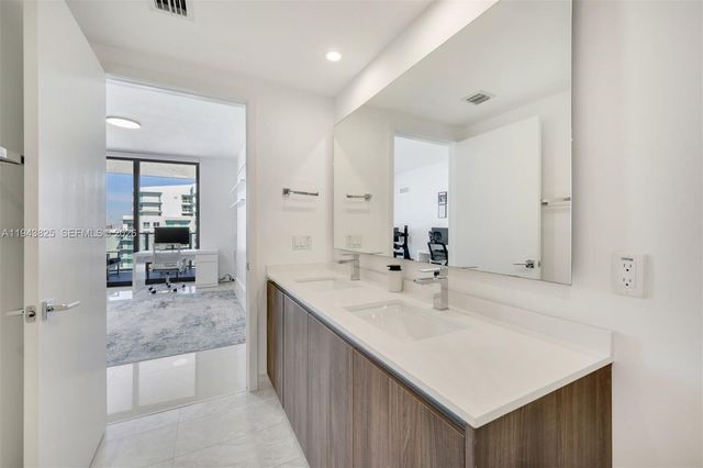 488 NE 18th St 4805, Miami, FL 33132