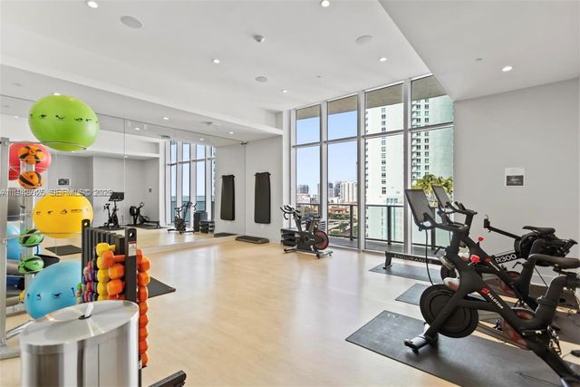 488 NE 18th St 4805, Miami, FL 33132