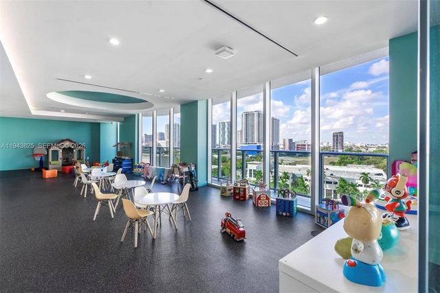 488 NE 18th St 4805, Miami, FL 33132