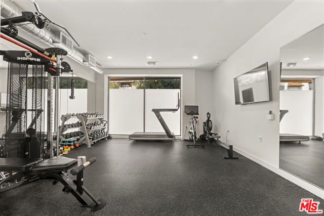 3981 Moore Street 301, Los Angeles, CA 90066