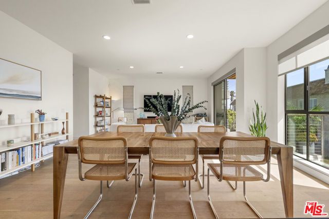 3981 Moore Street 301, Los Angeles, CA 90066