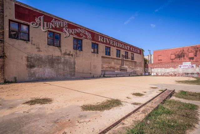 101 & 109 N Polk Street, Jefferson, TX 75657