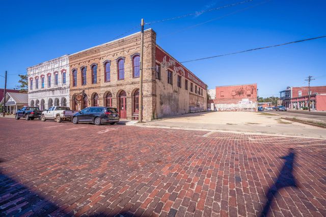 101 & 109 N Polk Street, Jefferson, TX 75657