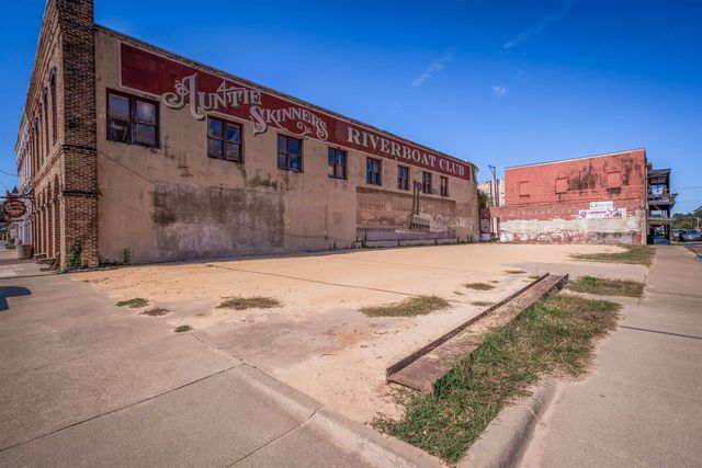 101 & 109 N Polk Street, Jefferson, TX 75657