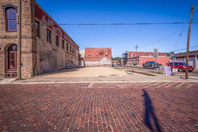 101 & 109 N Polk Street, Jefferson, TX 75657