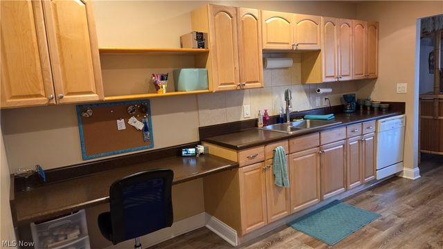 9284 Willow Lane, Olmsted Falls, OH 44138