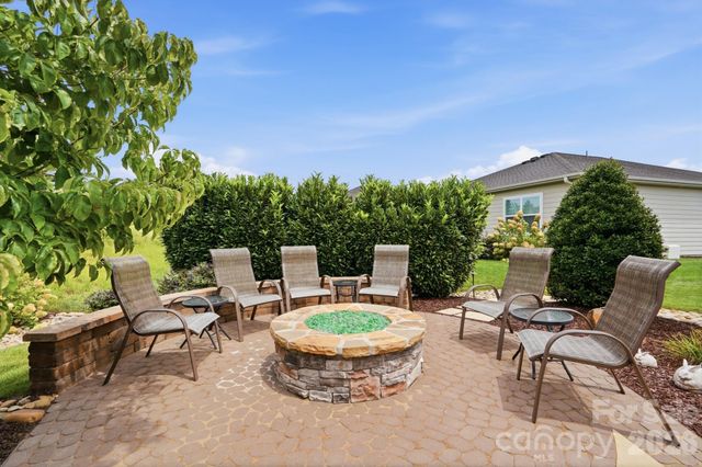 6127 Raven Rock Drive, Denver, NC 28037