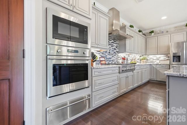 6127 Raven Rock Drive, Denver, NC 28037