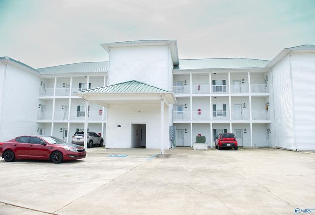 5799 Bay Village Drive 2004, Athens, AL 35611