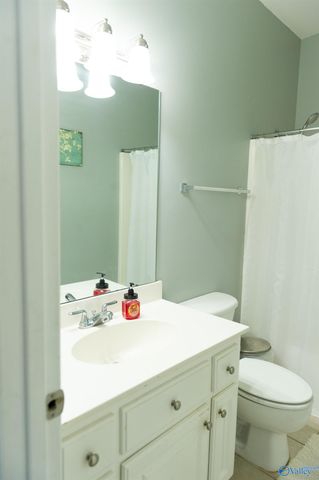 5799 Bay Village Drive 2004, Athens, AL 35611