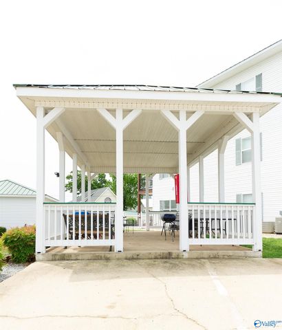 5799 Bay Village Drive 2004, Athens, AL 35611