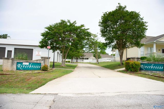 5799 Bay Village Drive 2004, Athens, AL 35611