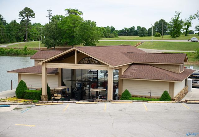 5799 Bay Village Drive 2004, Athens, AL 35611