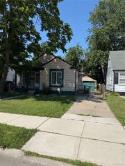 22055 Saxony Avenue, Eastpointe, MI 48021