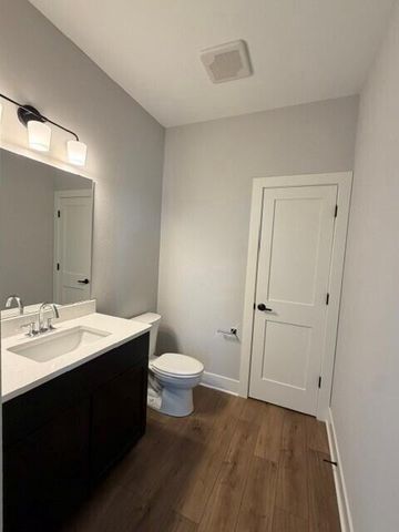 509 Talbots Woods DRIVE, Dousman, WI 53118