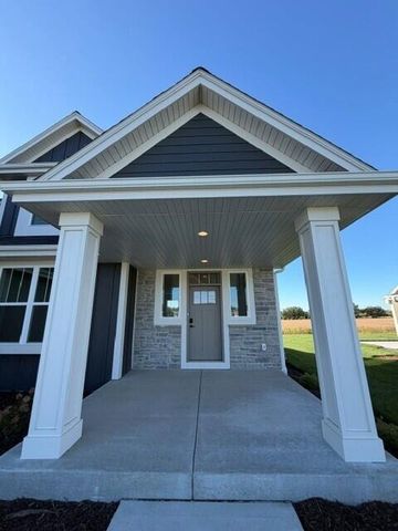509 Talbots Woods DRIVE, Dousman, WI 53118