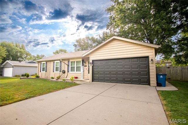 7005 W Main Street, Maryville, IL 62062