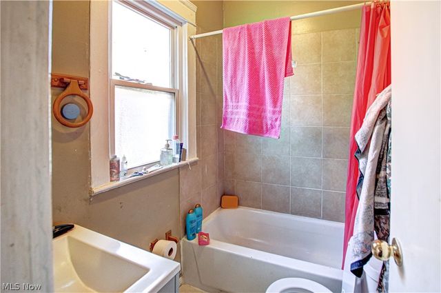 2149 W 105th Street, Cleveland, OH 44102