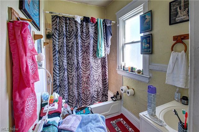 2149 W 105th Street, Cleveland, OH 44102