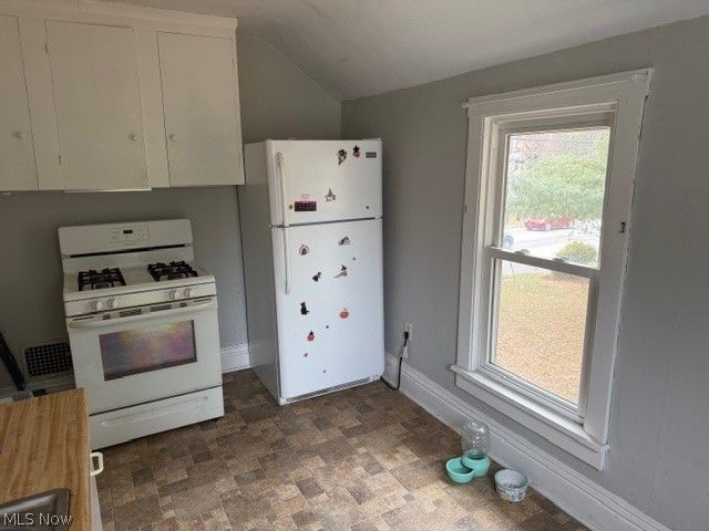 1537 Wooster Road W, Barberton, OH 44203