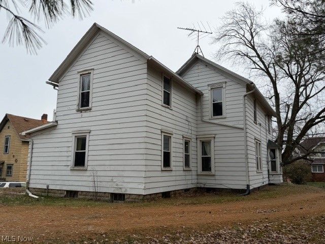 1537 Wooster Road W, Barberton, OH 44203