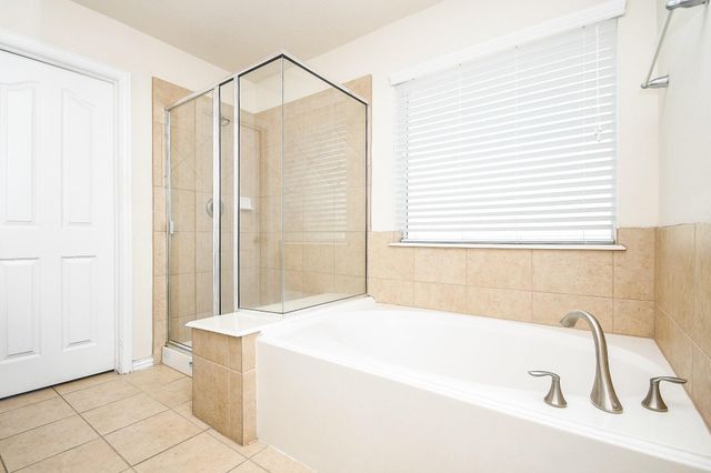 1516 Meadow Wood Drive, Pearland, TX 77581