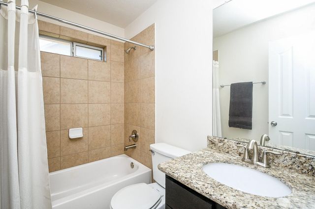 1516 Meadow Wood Drive, Pearland, TX 77581