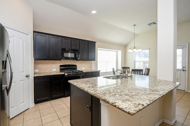 1516 Meadow Wood Drive, Pearland, TX 77581