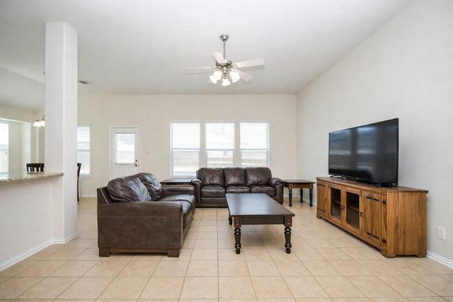 1516 Meadow Wood Drive, Pearland, TX 77581