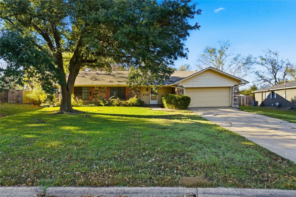 312 Azalea Drive, Sulphur Springs, TX 75482