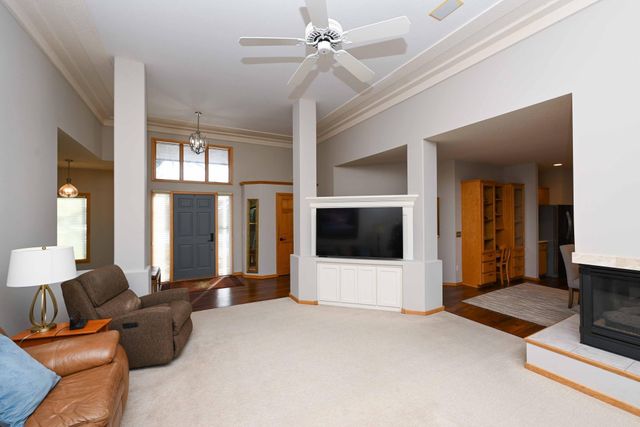 9108 Trotters Lane, Woodbury, MN 55125