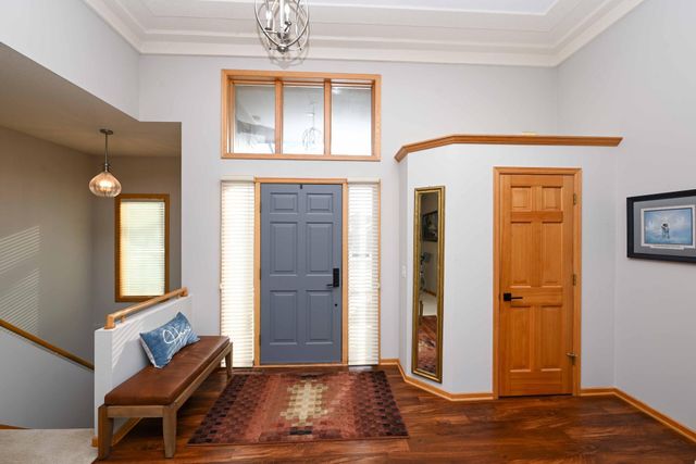 9108 Trotters Lane, Woodbury, MN 55125