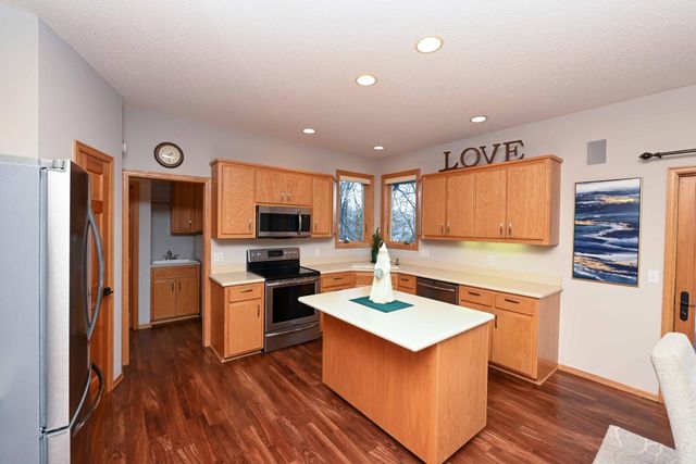 9108 Trotters Lane, Woodbury, MN 55125