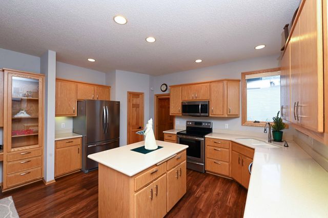 9108 Trotters Lane, Woodbury, MN 55125