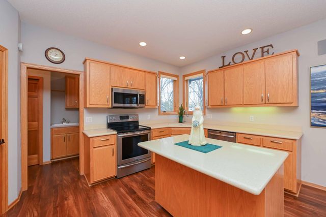 9108 Trotters Lane, Woodbury, MN 55125