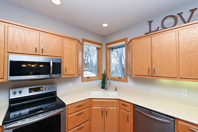 9108 Trotters Lane, Woodbury, MN 55125