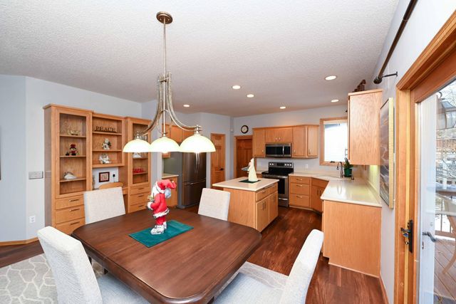 9108 Trotters Lane, Woodbury, MN 55125