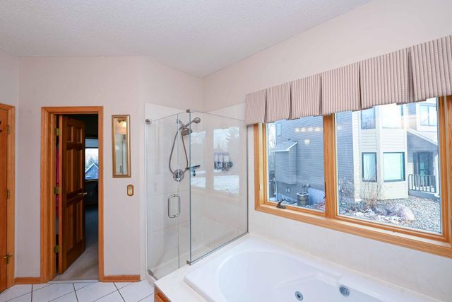 9108 Trotters Lane, Woodbury, MN 55125