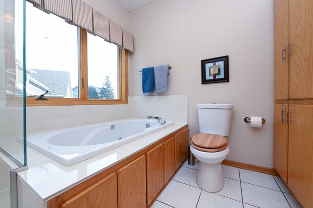 9108 Trotters Lane, Woodbury, MN 55125