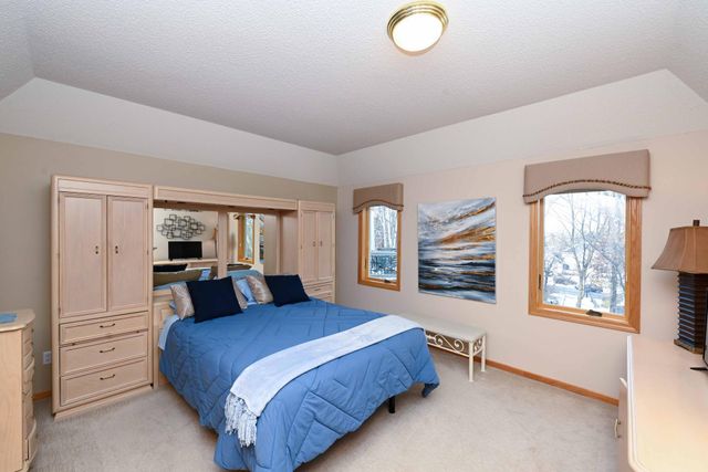 9108 Trotters Lane, Woodbury, MN 55125