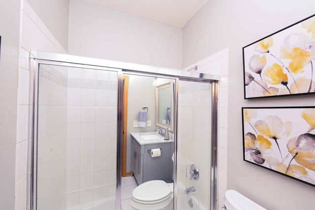 9108 Trotters Lane, Woodbury, MN 55125