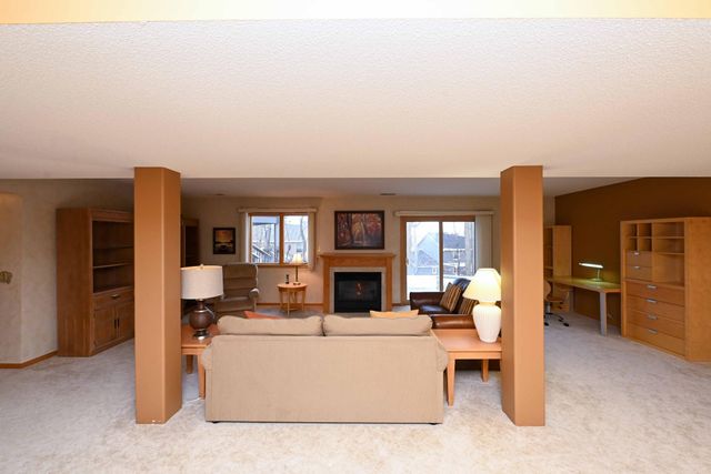 9108 Trotters Lane, Woodbury, MN 55125