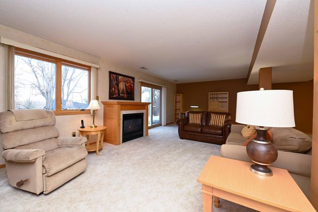 9108 Trotters Lane, Woodbury, MN 55125