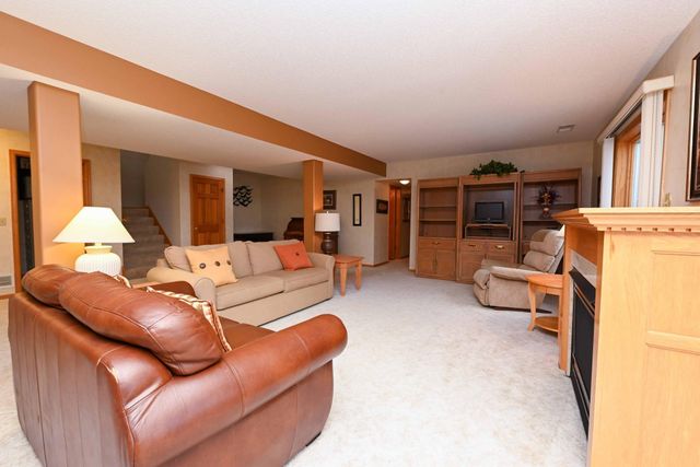 9108 Trotters Lane, Woodbury, MN 55125