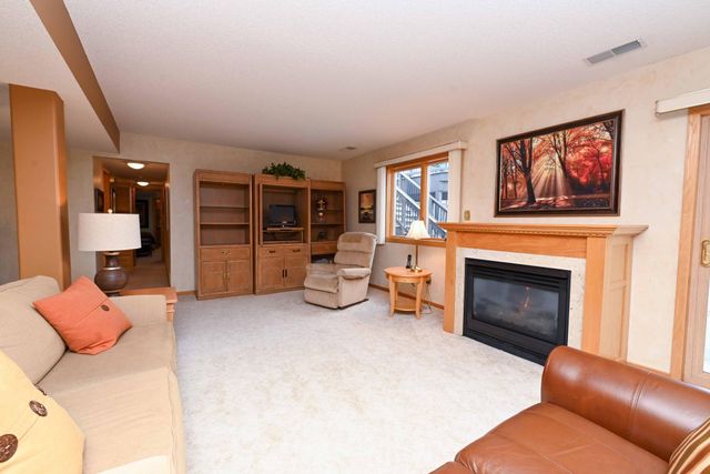 9108 Trotters Lane, Woodbury, MN 55125