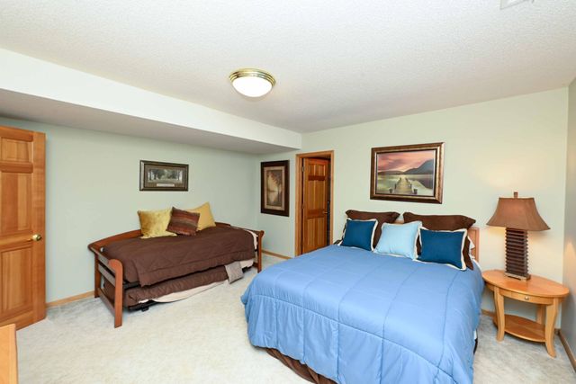 9108 Trotters Lane, Woodbury, MN 55125