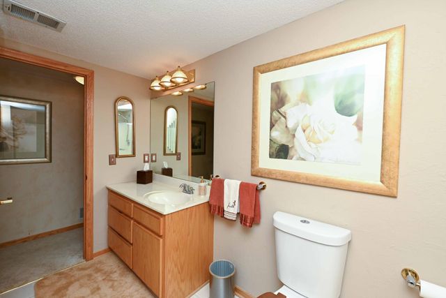 9108 Trotters Lane, Woodbury, MN 55125