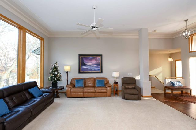 9108 Trotters Lane, Woodbury, MN 55125