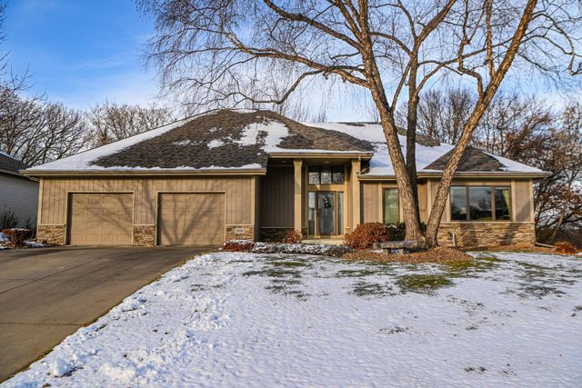 9108 Trotters Lane, Woodbury, MN 55125