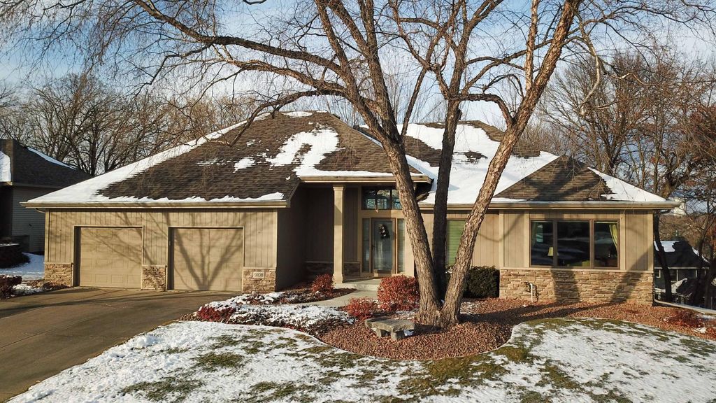 9108 Trotters Lane, Woodbury, MN 55125